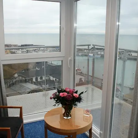 Seafront Otel 4*